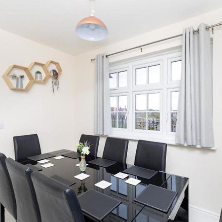 4 Bed 3 Bath - Kirkstall House By Alt-Stay Accommodation - Ideal For Contractors & Remote Workers - Long Stays Welcome Wakefield Zewnętrze zdjęcie