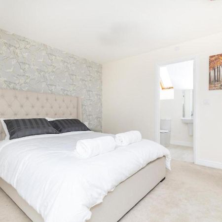 4 Bed 3 Bath - Kirkstall House By Alt-Stay Accommodation - Ideal For Contractors & Remote Workers - Long Stays Welcome Wakefield Zewnętrze zdjęcie