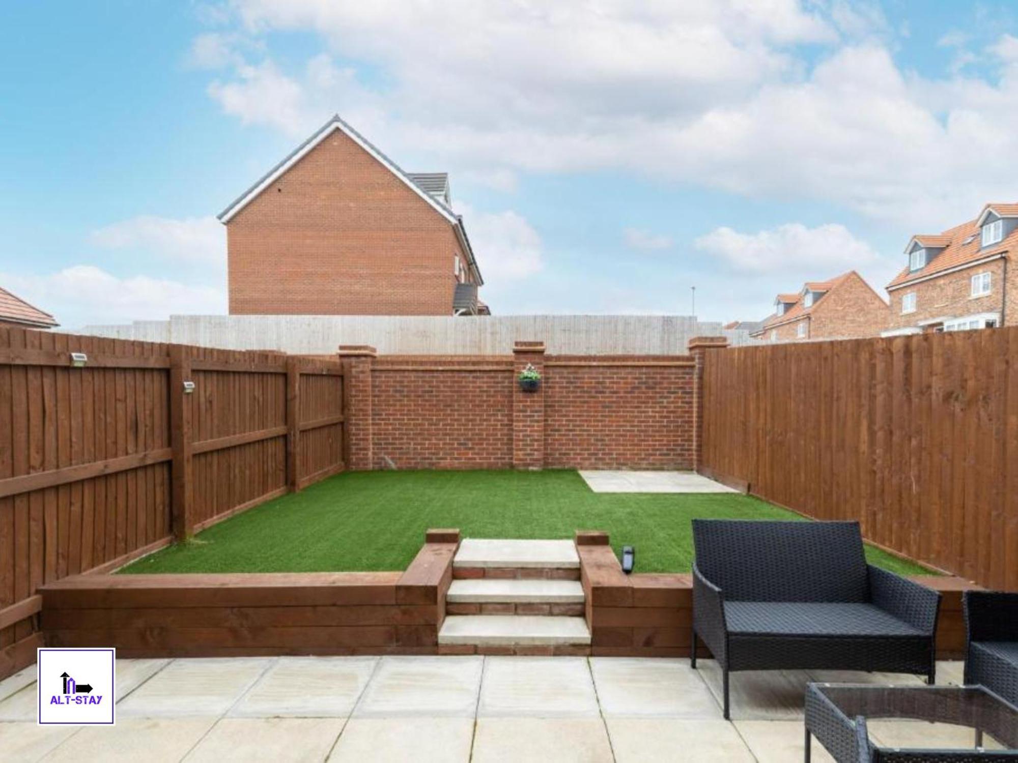4 Bed 3 Bath - Kirkstall House By Alt-Stay Accommodation - Ideal For Contractors & Remote Workers - Long Stays Welcome Wakefield Zewnętrze zdjęcie