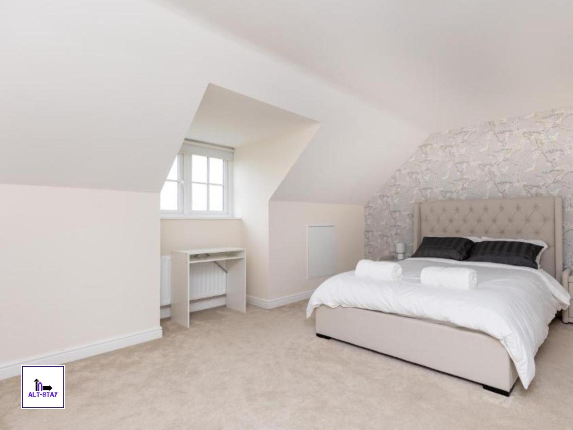 4 Bed 3 Bath - Kirkstall House By Alt-Stay Accommodation - Ideal For Contractors & Remote Workers - Long Stays Welcome Wakefield Zewnętrze zdjęcie