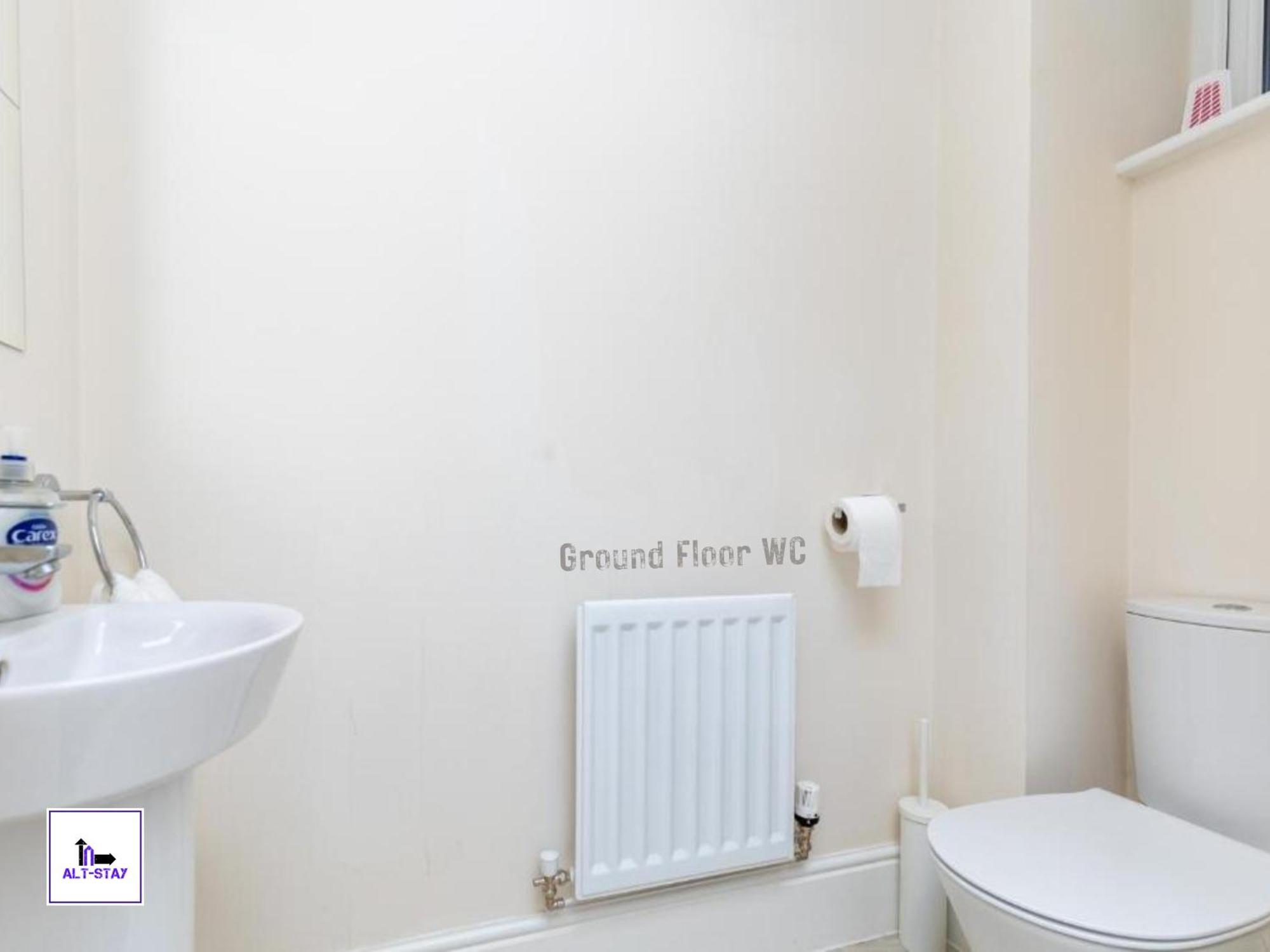 4 Bed 3 Bath - Kirkstall House By Alt-Stay Accommodation - Ideal For Contractors & Remote Workers - Long Stays Welcome Wakefield Zewnętrze zdjęcie